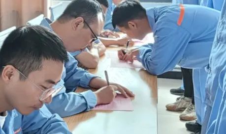 OD在线体育网管业举行“匠心凝聚、薪火相传”拜师仪式