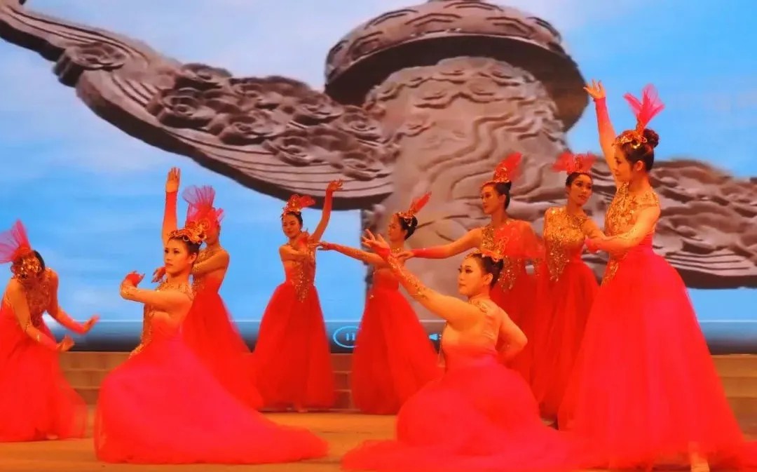 OD在线体育网特钢(集团)“致敬奋斗 礼赞楷模”2024年度表彰先进颁奖典礼隆重举行